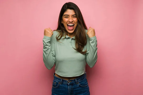 Amazing Portrait Excited Hispanic Woman Screaming Receiving Good Amazing News — Stock Photo, Image