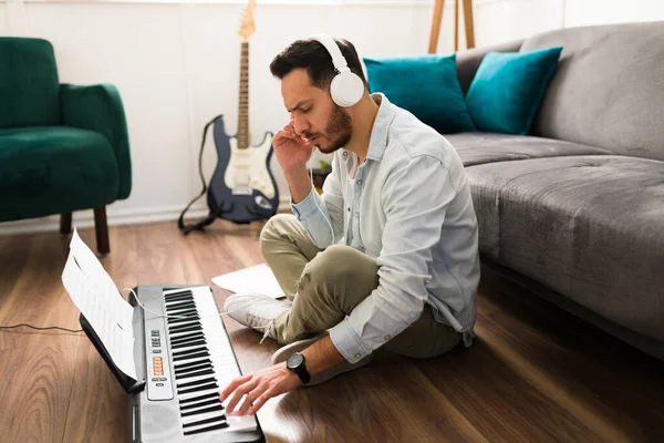 Feeling Music Talented Musician Composing New Music Piano Singing Song — Stock Photo, Image