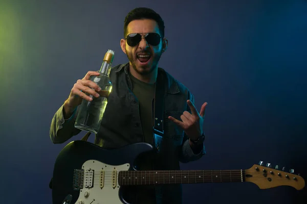 Portrait Rock Singer Guitarist Drinking Alcohol Vodka While Performing Rock — Stock Photo, Image