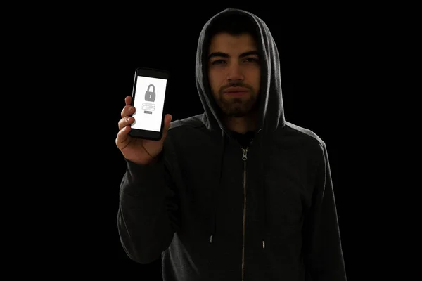 Portrait Jeune Hacker Tenant Smartphone Commettant Une Arnaque Illégale Ligne — Photo