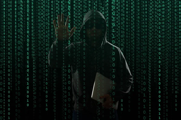 Двоичный Код Опытный Хакер Матрице Держит Ноутбук Взламывает Банковские Счета — стоковое фото