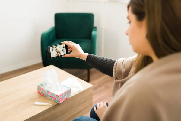 Sick Young Woman Fever Speaking Male Doctor Virtual Appointment Treat — Stock Photo, Image