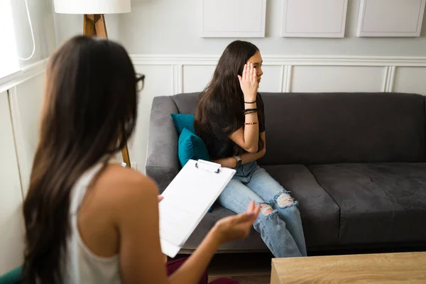 Alternative Teen Girl Lot Problems Doesn Coming Her Therapy Sessions — Stock Photo, Image