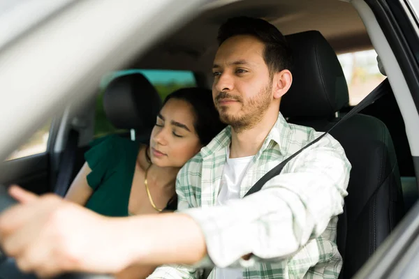 Young Latin Man Seat Belt Driving His Sleeping Girlfriend His — Stock Photo, Image