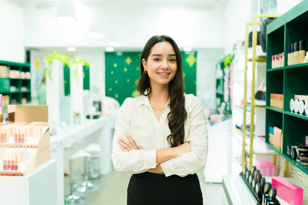 Portrait Gorgeous Woman Salesperson Feeling Happy While Working Makeup Shop — Stock Photo, Image