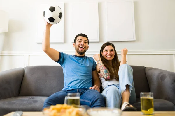 Excited Young Couple Watching Screaming While Cheering National Soccer Team — Stock Photo, Image