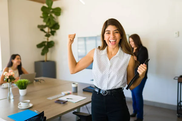 Excited Businesswoman Celebrating Successful Business Deal Doing Work Presentation Meeting — Stockfoto