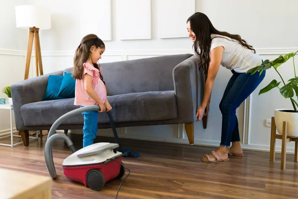 Adorable Little Girl Helping Her Mother Vacuum Cleaning Dust Living — Stockfoto