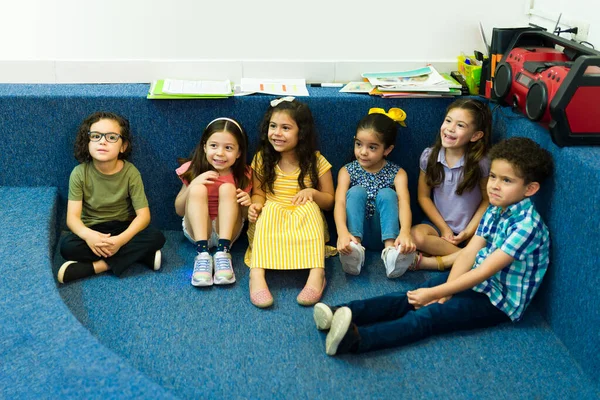 Mixed Race Kids Sitting Together Kindergarten Floor Laughing Art Lesson — ストック写真