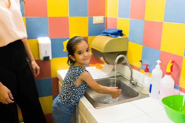 Portrait Little Girl Student Smiling While Washing Her Hands Going — Stockfoto