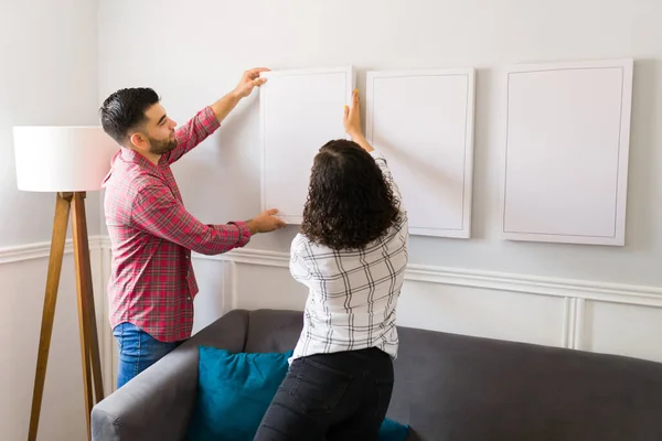 Rear View Attractive Couple Putting Together Painting Wall While Decorating — Stock Photo, Image