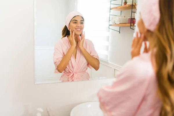 Very Happy Hispanic Woman Touching Her Smooth Face Feeling Satisfied — Zdjęcie stockowe