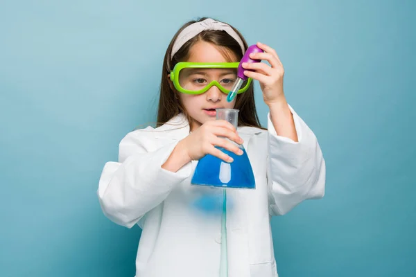 Smart Girl Wants Scientist Career While Playing Test Tubes Doing — Foto de Stock