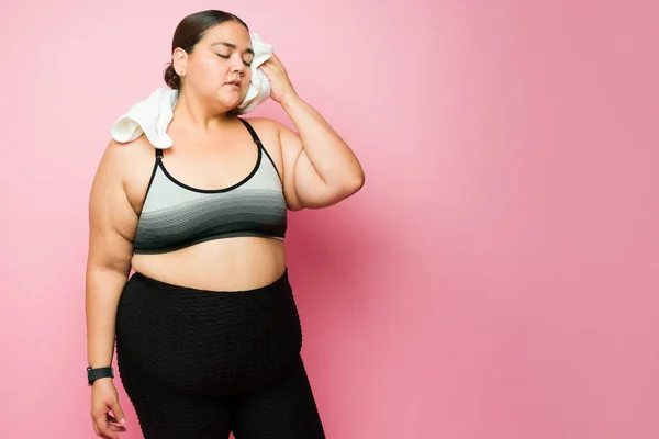 Exhausted Size Woman Sportswear Sweating Looking Tired Working Out Front — Stockfoto