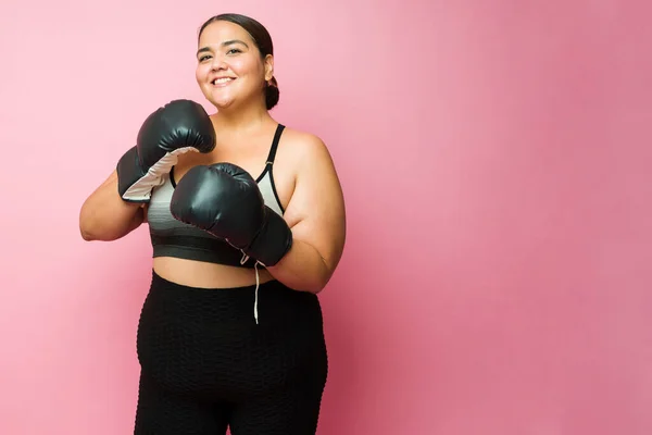 Cheerful Fat Young Woman Smiling While Using Boxing Gloves While — Foto de Stock