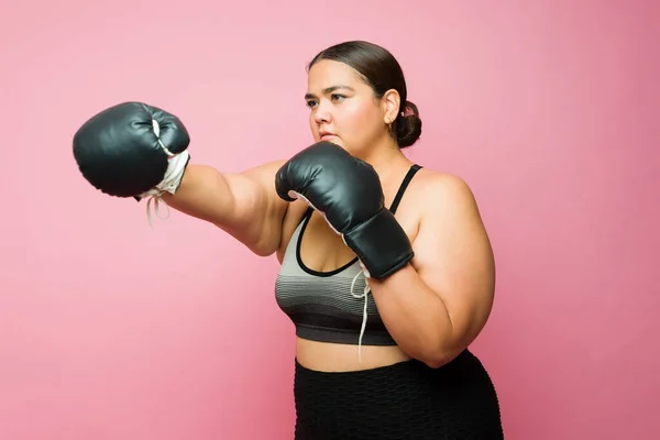 Overweight Sporty Young Woman Activewear Boxing Using Gloves Working Out — Foto de Stock