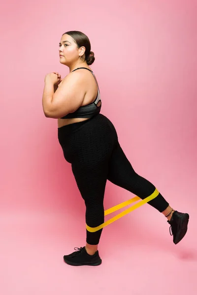 Active Sporty Fat Woman Wearing Activewear Using Stretching Band Her — 스톡 사진