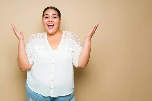 Super Happy Fat Woman Looking Excited Surprised While Screaming Happiness — 图库照片