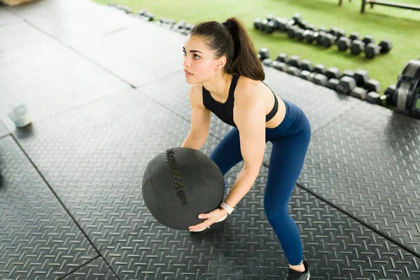 Hochwinkel Einer Attraktiven Jungen Frau Die Während Ihres Crosstrainings Wall — Stockfoto