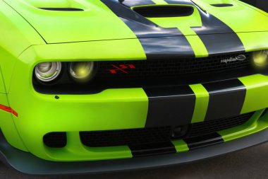 Wroclaw, Polonya, 12 Ağustos 2021: Güzel, güçlü araba Dodge Challenger
