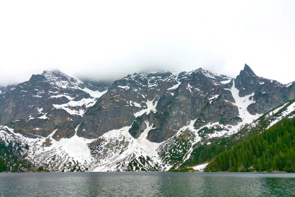 Belle Vue Sur Lac Montagne Par Matin Brumeux — Photo