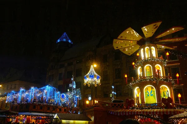 Wroclaw Polen November 2022 Verlichte Kerstmarkt Kiosk Verkoop Van Traditionele — Stockfoto