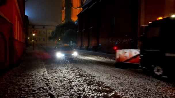 Wroclaw Polen November 2021 Snøfjerningsutstyr Fjerner Snø Renser Gatene Byen – stockvideo