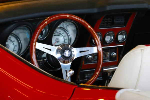 Wroclaw Polônia Agosto 2021 Interior Velho Ford Mustang — Fotografia de Stock