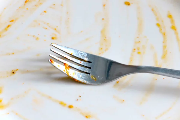Arka Plan Bulanık Odak Dışı Yemekten Sonra Kirli Bir Çatal — Stok fotoğraf
