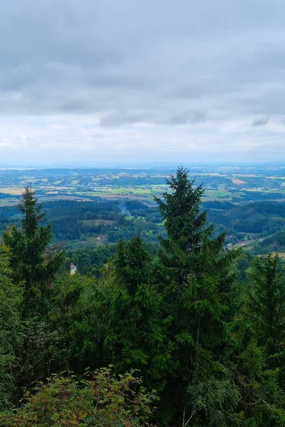 Blick Aus Der Höhe Eines Bergtals Einem Bewölkten Tag — Stockfoto