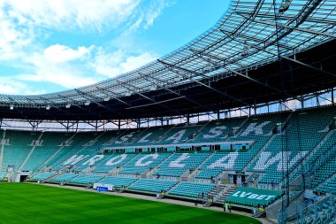 Wroclaw, Polonya, 19 Ağustos 2021: Wroclaw 'da yeşil bir saha manzarası.