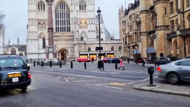 Londres Reino Unido Fevereiro 2022 Movimentadas Ruas Londres Dia Inverno — Vídeo de Stock