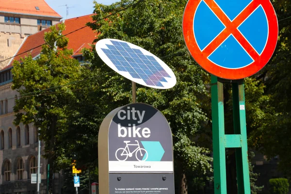 Poznan Poland July 2021 City Background Bicycle Stop Solar Panel — Foto de Stock