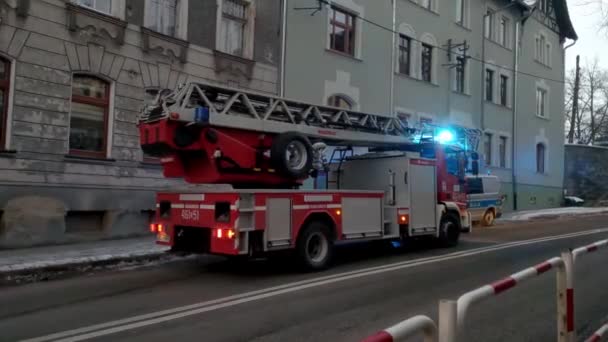 Klodzko Poland December 2021 Fire Truck Flashing Lights Came Call — Stock Video