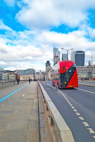 London United Kingdom February 2022 Red Double Decker Bus Drives — ストック写真
