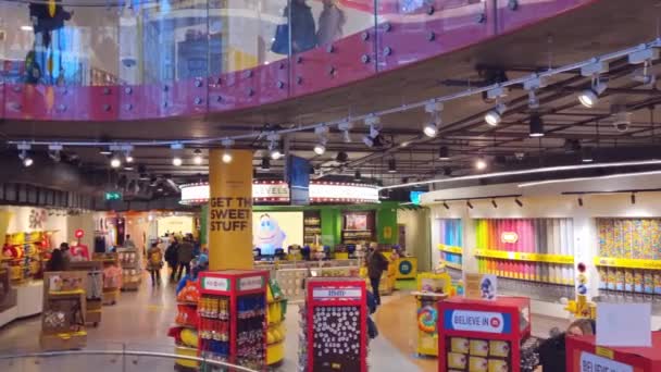 London United Kingdom February 2022 Big Bright Delicious Store London — Video