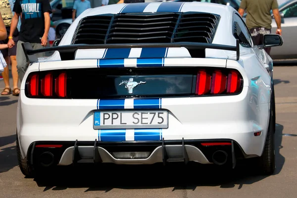 Wroclaw, Polonya, 22 Ağustos 2021: Güzel hızlı kaslı araba Ford Mustang