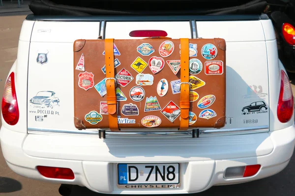 Wroclaw Poland August 2021 Beautiful Leather Suitcase Car Stickers Travelling — Stock Photo, Image