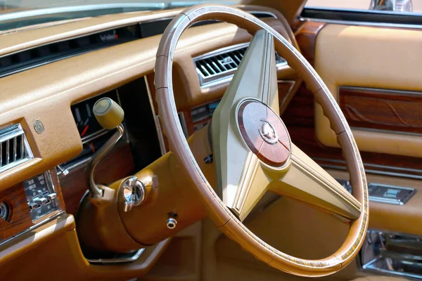 Wroclaw Poland August 2021 Wooden Steering Wheel Old Chrysler Car — Fotografia de Stock