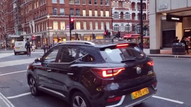 London Det Forenede Kongerige Februar 2022 Bytrafik Londons Gader – Stock-video