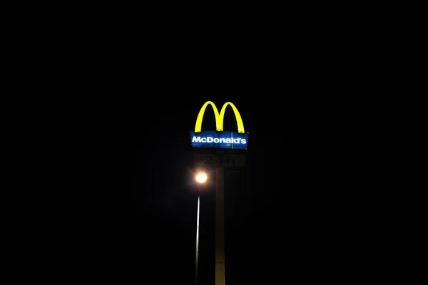 Wroclaw Poland May 2022 Yellow Mcdonald Sign Night Fast Food — 스톡 사진