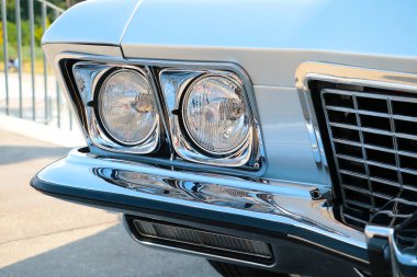 Wroclaw, Polonya, 25 Ağustos 2021: güzel eski temiz araba ön görünümü