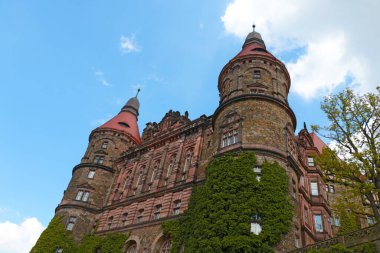 Walbrzych, Polonya, 5 Şubat 2021: Ksenzh veya Festenstein, Malbork ve Wawel 'den sonra Polonya' nın üçüncü büyük kalesidir.