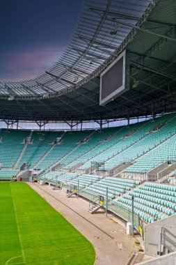 Wroclaw, Polonya, 25 Ağustos 2021 Gün batımında boş stadyum