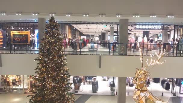 Wroclaw Poland December 2020 Bright Shopping Center Shops Different Goods — Vídeo de stock