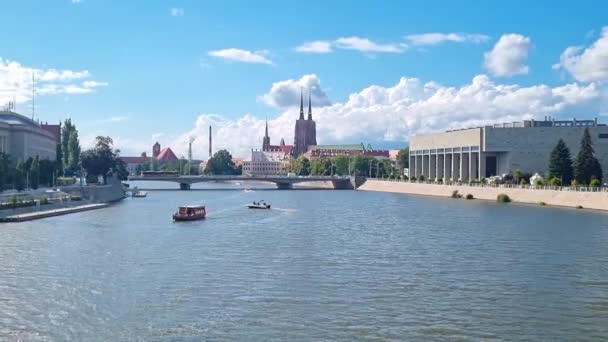 Wroclaw Poland June 2022 Ships Float Odra River City Center — Stock videók