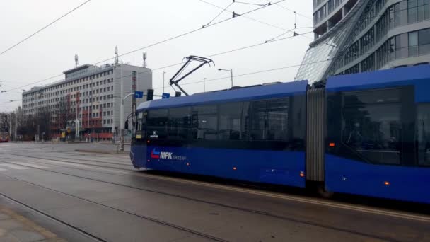 Wroclaw Poland November 2021 Urban Traffic Eco Friendly Transport Tram – stockvideo