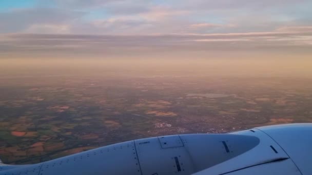 Живописный Вид Закат Окна Летающего Самолета — стоковое видео