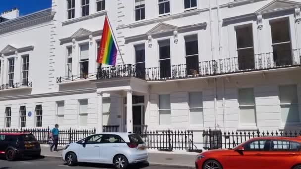 London United Kingdom June 2022 Close Shot Rainbow Flag Building — Stockvideo