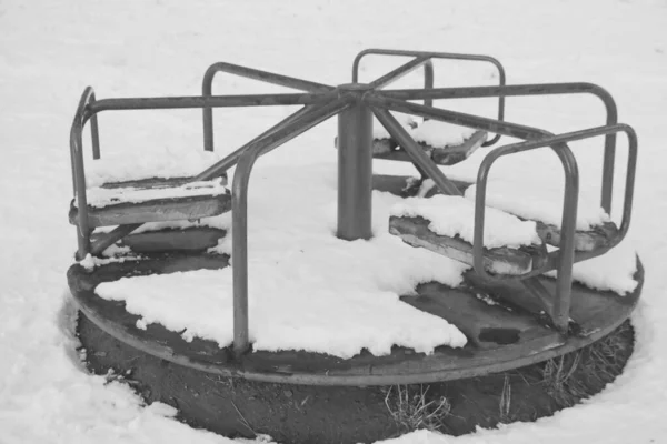 Schwarz Weiß Foto Leeres Karussell Schnee Epidemie — Stockfoto